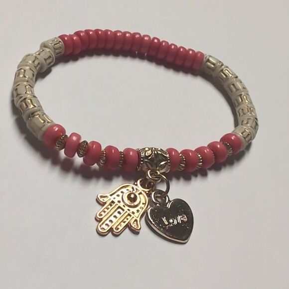 118 Gold Cream and Pink Beaded‎ Stretch Bracelet with Heart and Hasma Hand Charm - Picture 2 of 5
